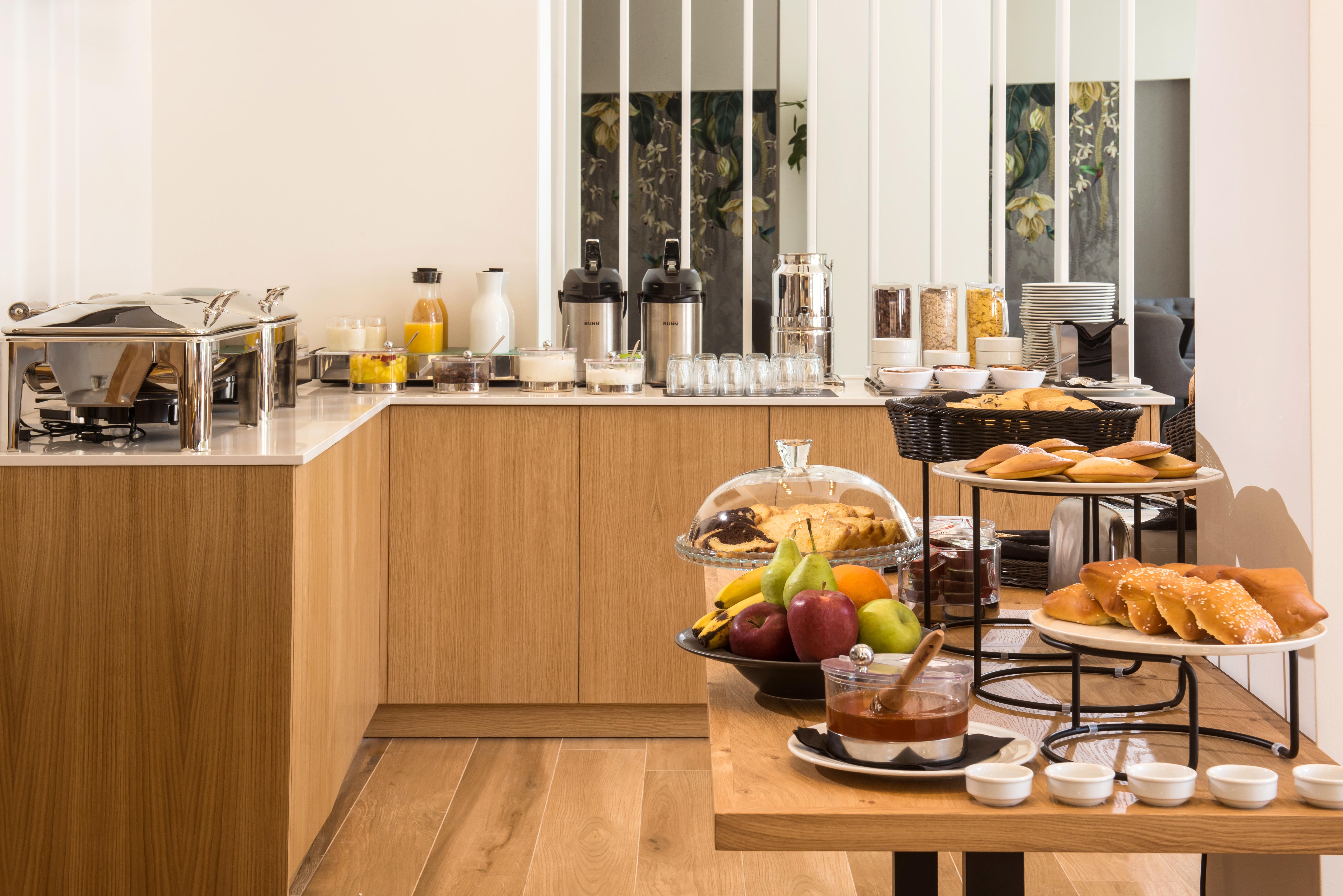 Metropole Urban Hotel 4*